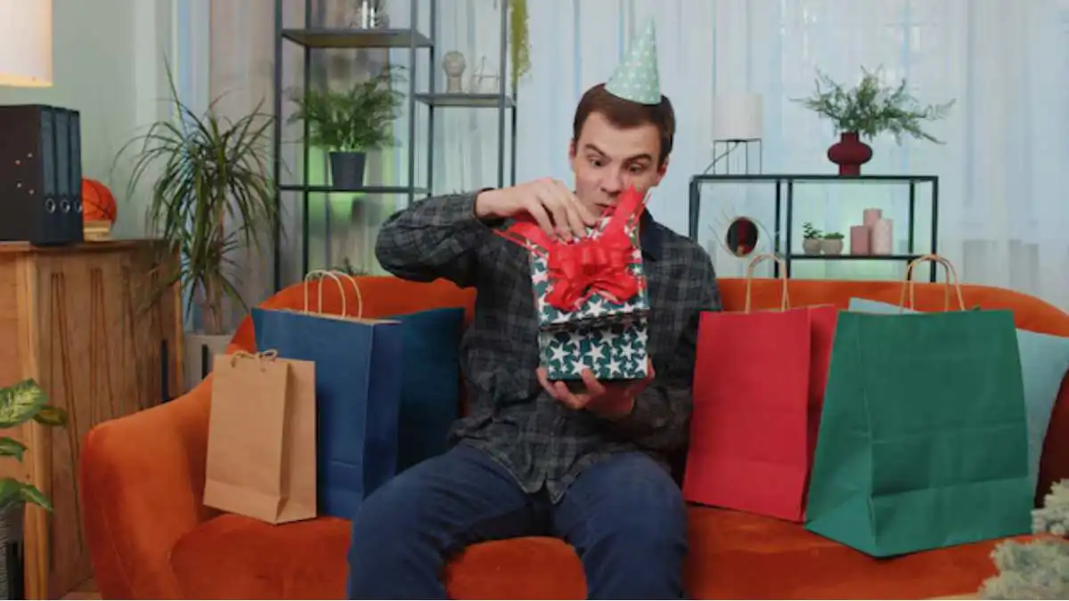 40+ Gifting Ideas for Men: Best Gift for Men they love a lot