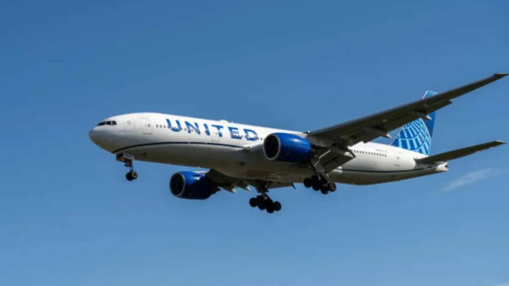 United Airlines Flight UA770 Emergency Diversion